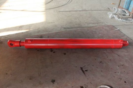 點擊查看詳細信息<br>標題：轉(zhuǎn)載機30T推拉移油缸 閱讀次數(shù)：2445